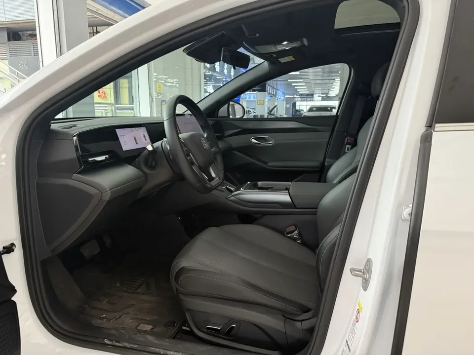 BYD Qin L EV 470km Leading Model 2025 — миниатюра 5
