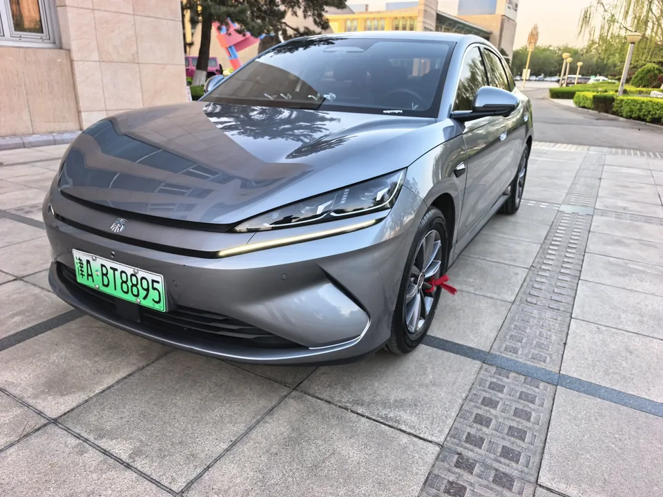 BYD Qin L EV 470km Leading Model 2025 — фото 1, купить с доставкой в Москву