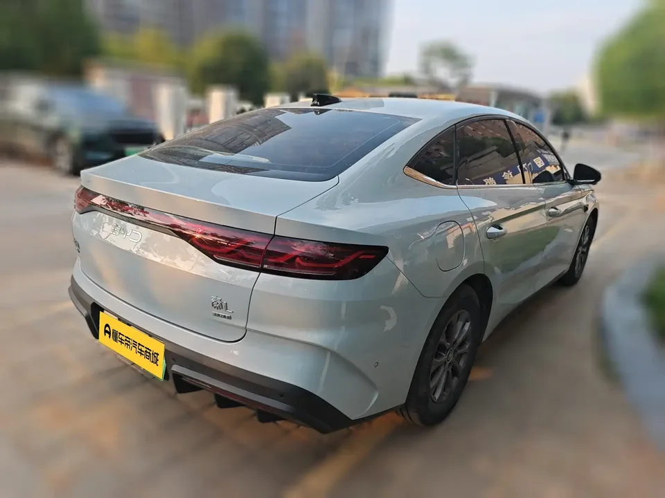 BYD Qin L DM Intelligent Driving Edition DM-i 80KM Leading Edition 2025 — миниатюра 4