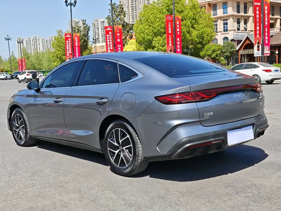BYD Qin L DM DM-i 120KM Leading Model 2025 — миниатюра 2