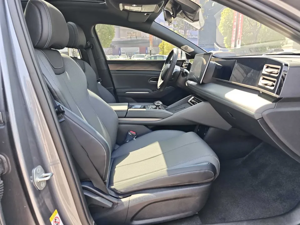 BYD Qin L DM DM-i 120KM Leading Model 2025 — миниатюра 5