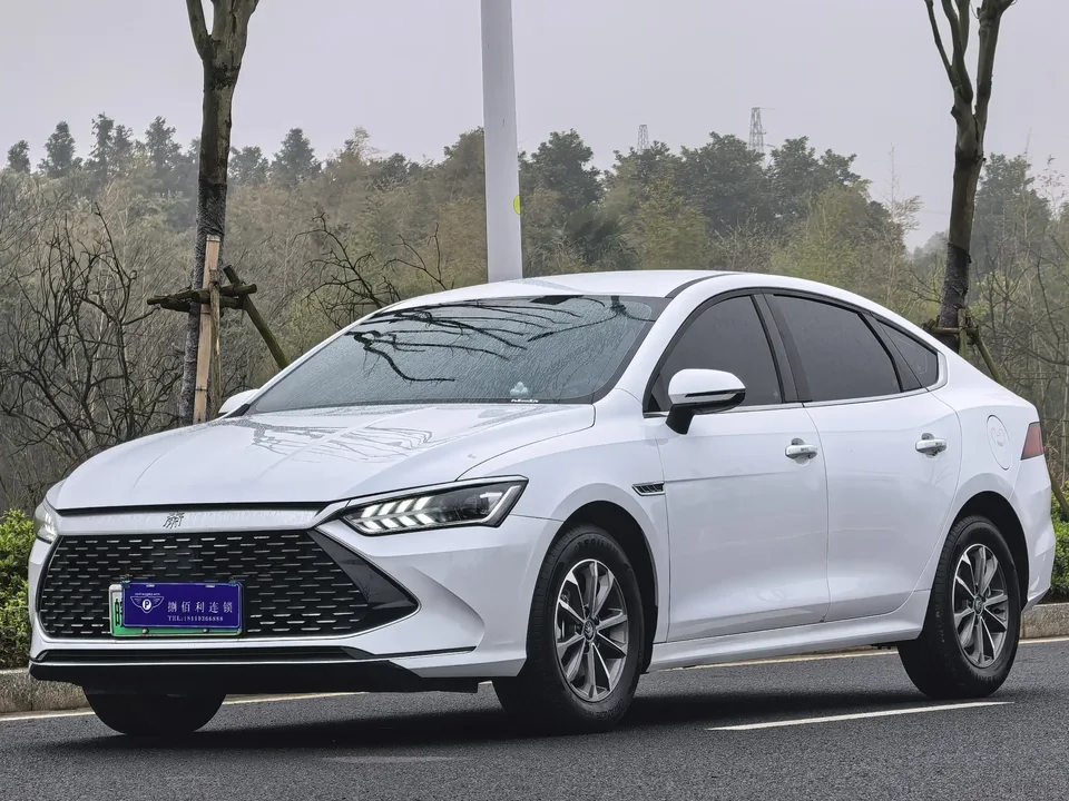 BYD Qin PLUS DM Qin PLUS DM 2023 DM-i Champion Edition 55KM Leading Edition 2025 — photo 1, buy with delivery to Moscow