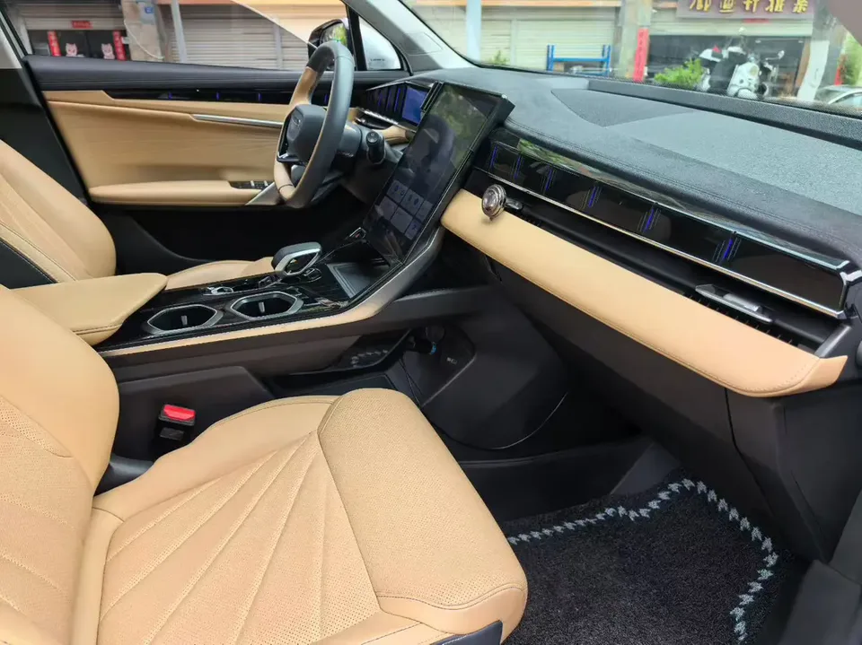 Geely Atlas L Boyue L 2023 1.5TD DCT Premium Edition 2023 — миниатюра 2