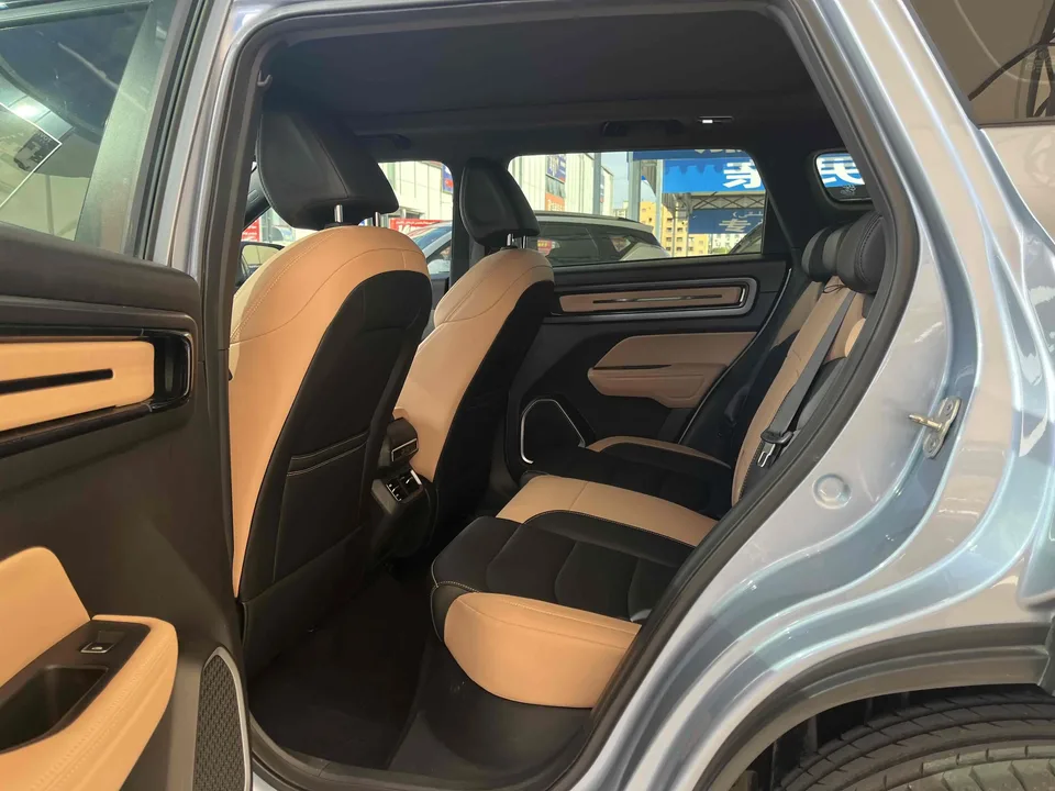 Geely ICON Geely ICON 2023 1.5TD Chocolate Edition 2023 — миниатюра 3