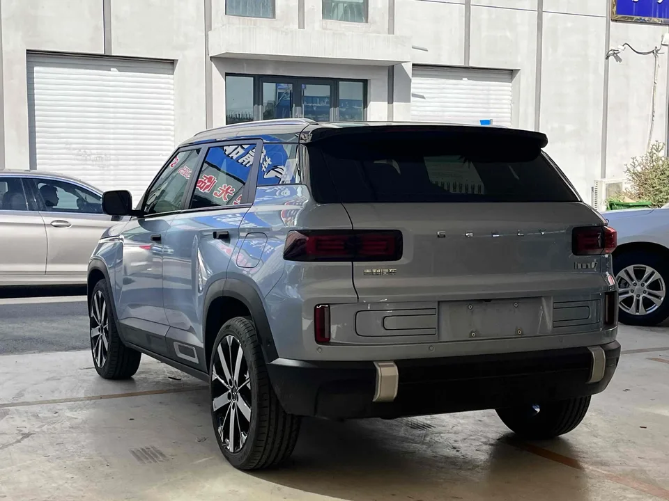 Geely ICON Geely ICON 2023 1.5TD Chocolate Edition 2023 — миниатюра 4