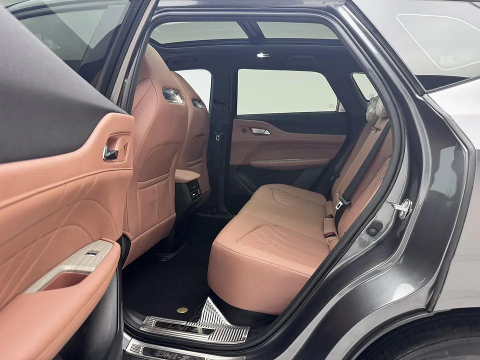 Changan UNI-Z PHEV Blue Whale iDD 125KM Excellence Edition 2025 — миниатюра 5