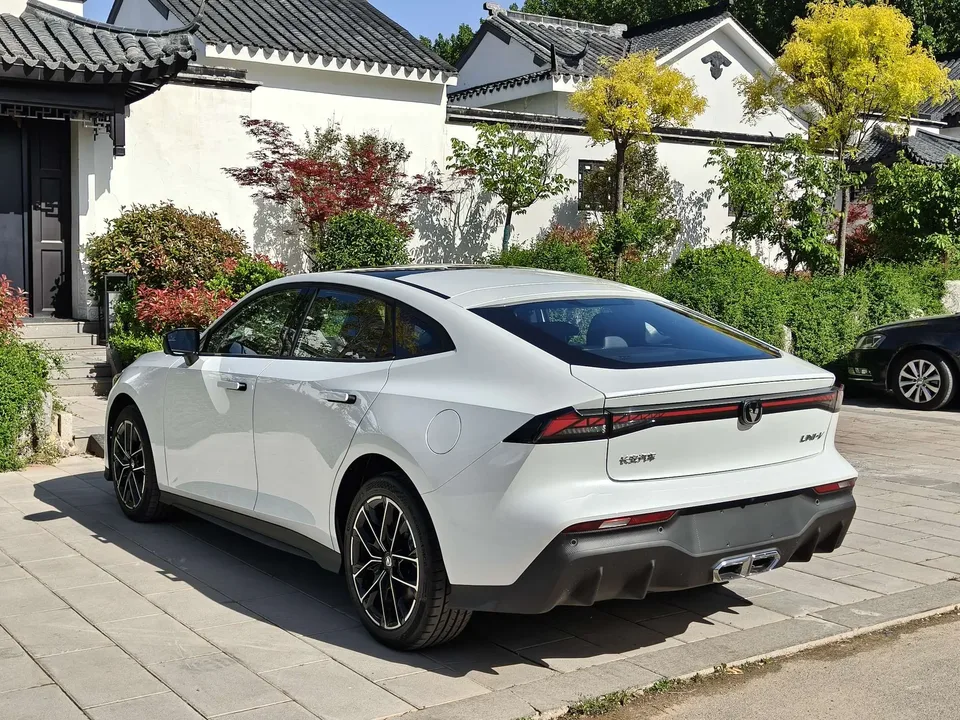 Changan UNI-V Blue Whale iDD 136km Premium Edition 2025 — миниатюра 2