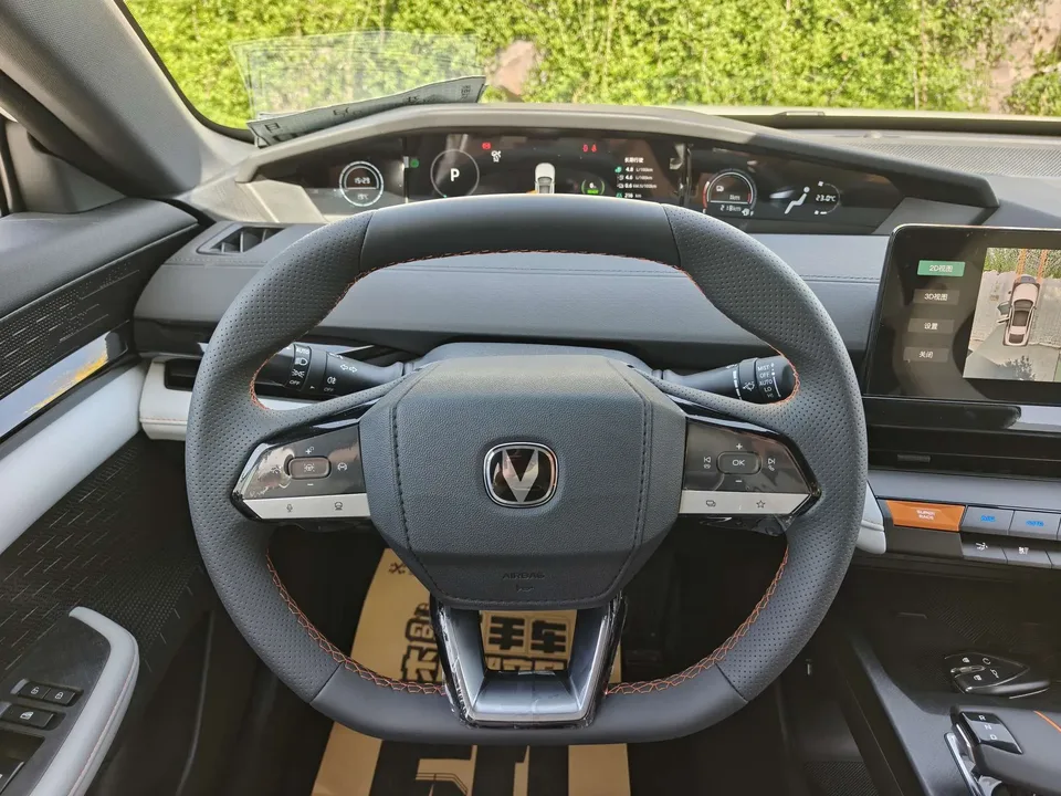 Changan UNI-V Blue Whale iDD 136km Premium Edition 2025 — миниатюра 4