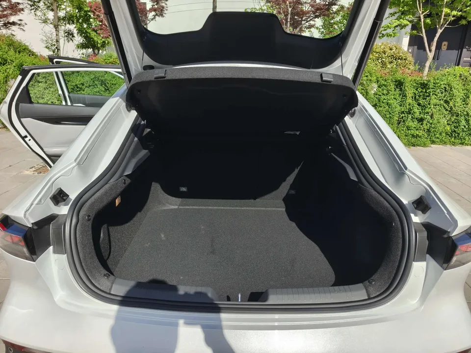 Changan UNI-V Blue Whale iDD 136km Premium Edition 2025 — миниатюра 5