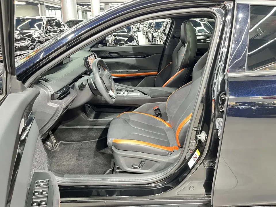 Changan UNI-V 2.0T Fengsu Edition 2023 — миниатюра 3