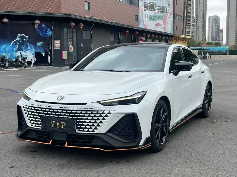 Changan UNI-V 2024
