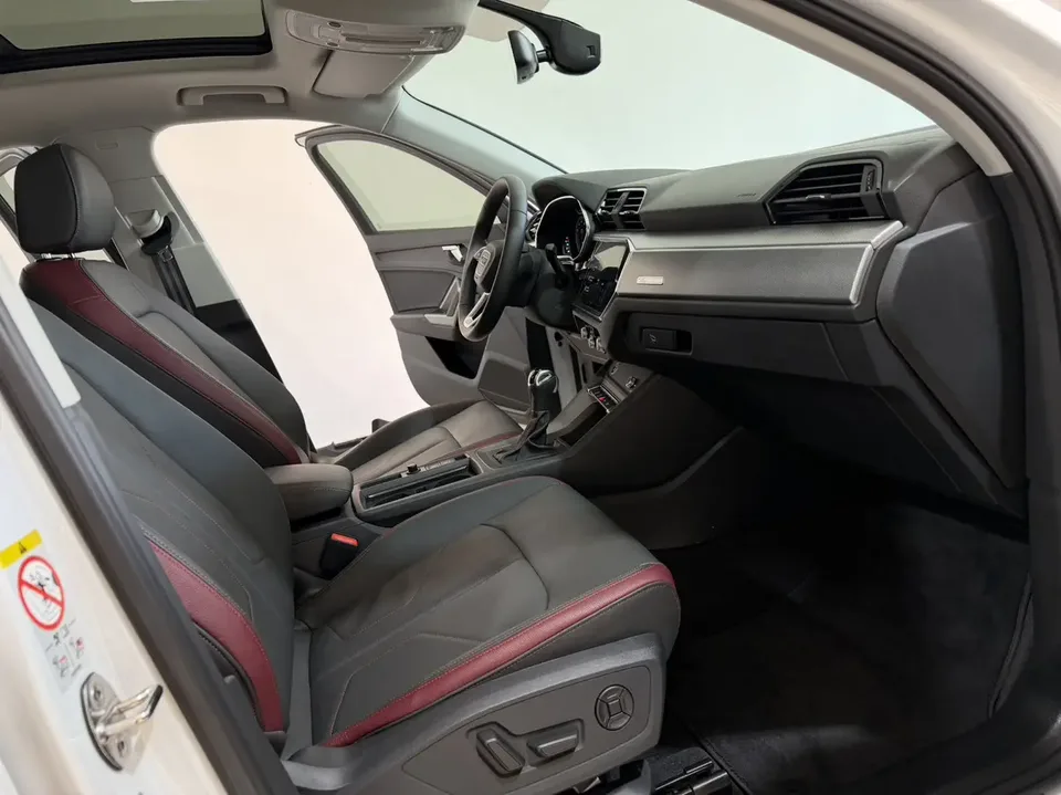Audi Q3 Audi Q3 2022 35 TFSI Fashionable and Elegant 2022 — миниатюра 3