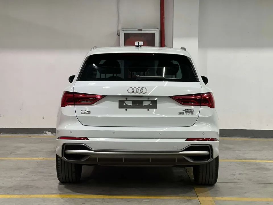 Audi Q3 Audi Q3 2022 35 TFSI Fashionable and Dynamic 2022 — миниатюра 2
