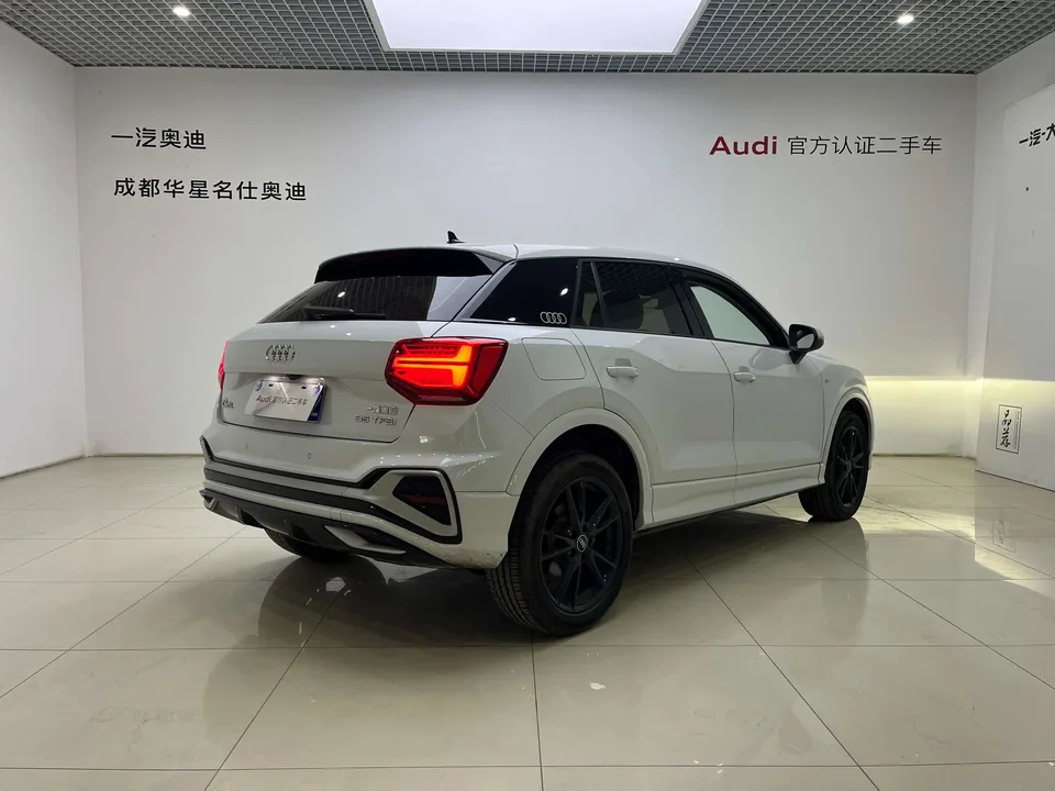 Audi Q2L Audi Q2L 2022 35 TFSI aggressive and dynamic model 2023 — миниатюра 2