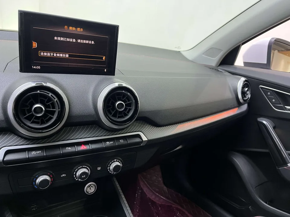 Audi Q2L Audi Q2L 2022 35 TFSI aggressive and dynamic model 2023 — миниатюра 3