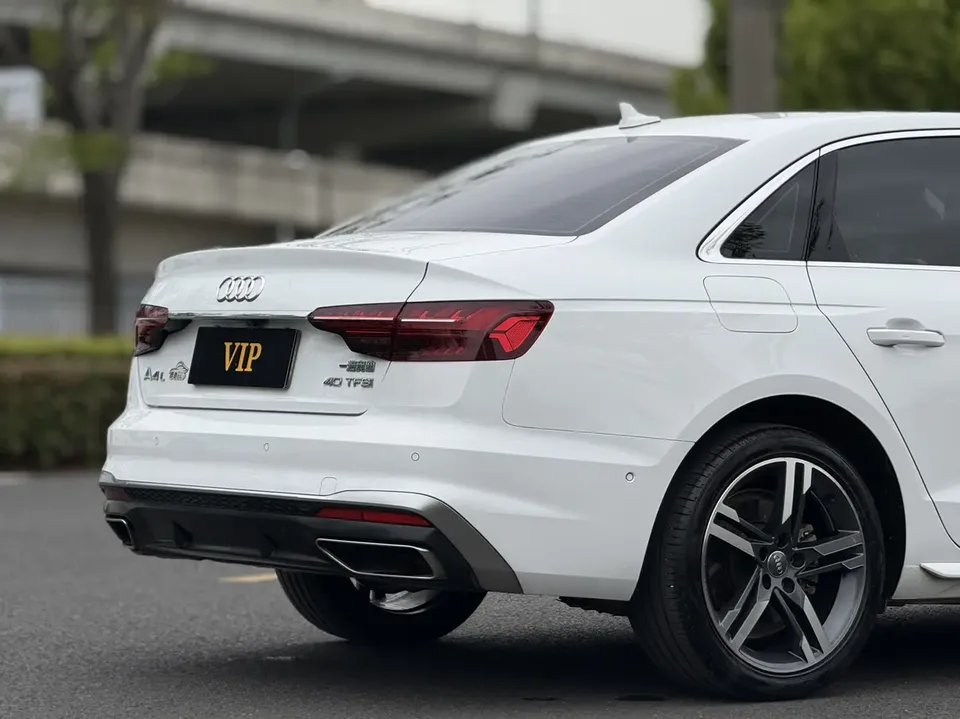 Audi a4 l Audi A4L 2022 40 TFSI luxury and dynamic model 2022 — миниатюра 3
