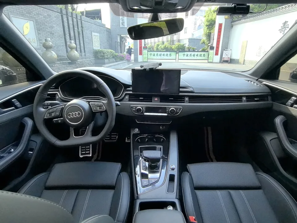 Audi a4 l Audi A4L 2024 40 TFSI luxury and dynamic model 2024 — миниатюра 3