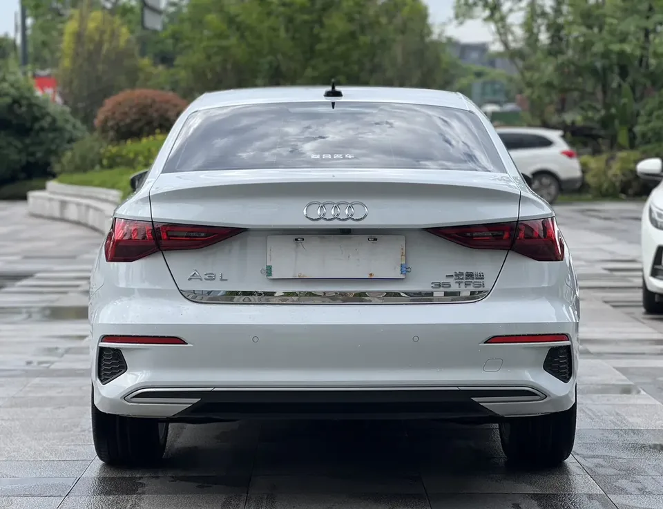 Audi A3 A3L Limousine 35 TFSI aggressive and sporty 2022 — миниатюра 2