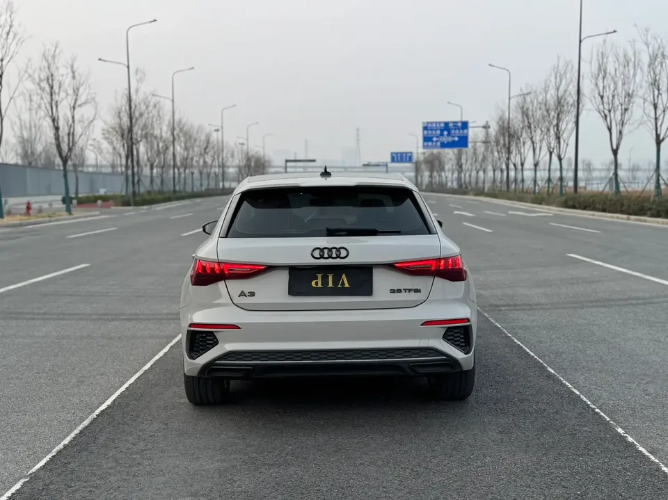 Audi A3 Audi A3 2024 Sportback 35 TFSI Enterprising and Elegant Model 2024 — миниатюра 2