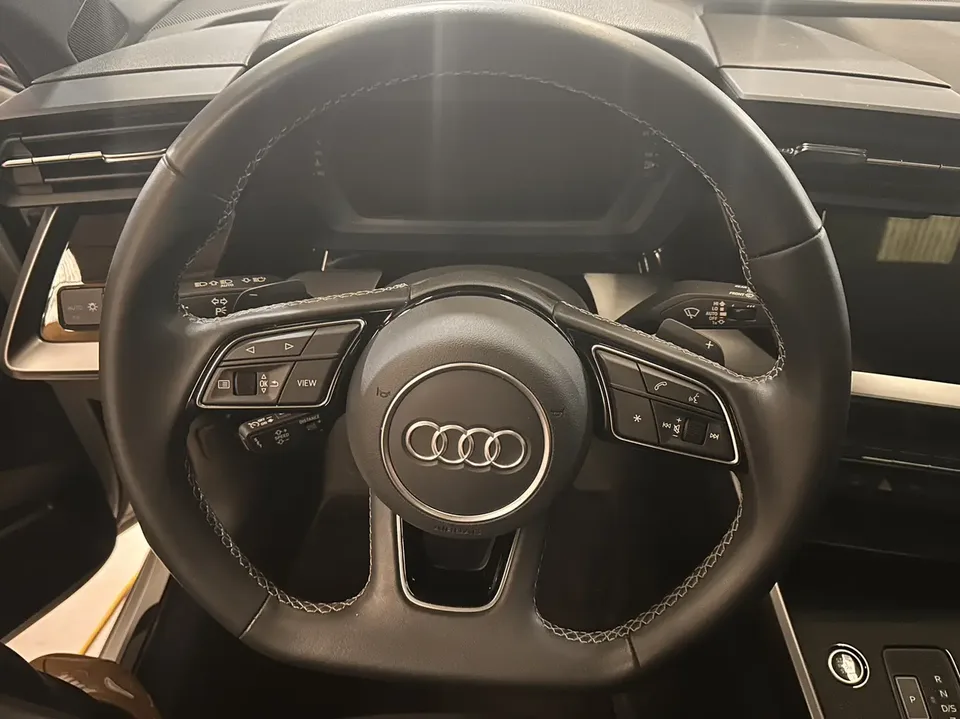 Audi A3 Audi A3 2024 Sportback 35 TFSI Enterprising and Elegant Model 2024 — миниатюра 4