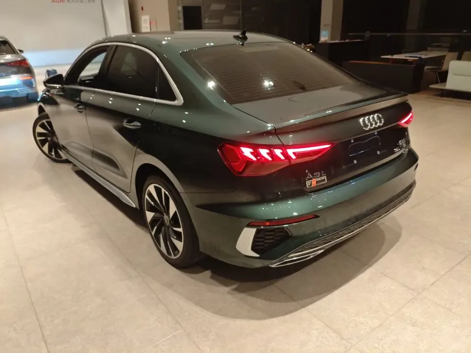 Audi A3 A3L Limousine 35 TFSI Fashion Sports 2023 — миниатюра 4