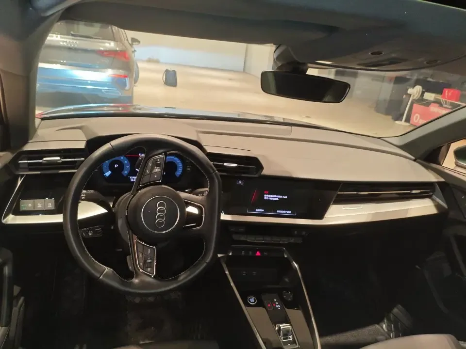 Audi A3 A3L Limousine 35 TFSI Fashion Sports 2023 — миниатюра 5