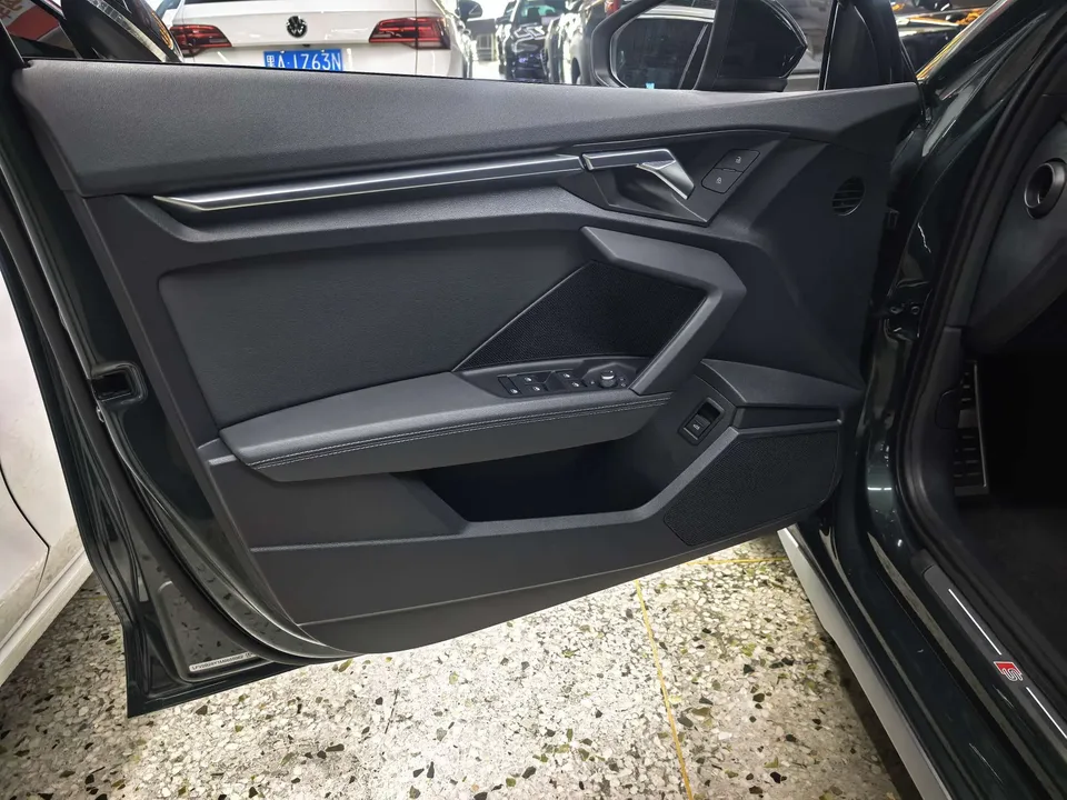Audi A3 Sportback 35 TFSI stylish and sporty 2022 — миниатюра 4