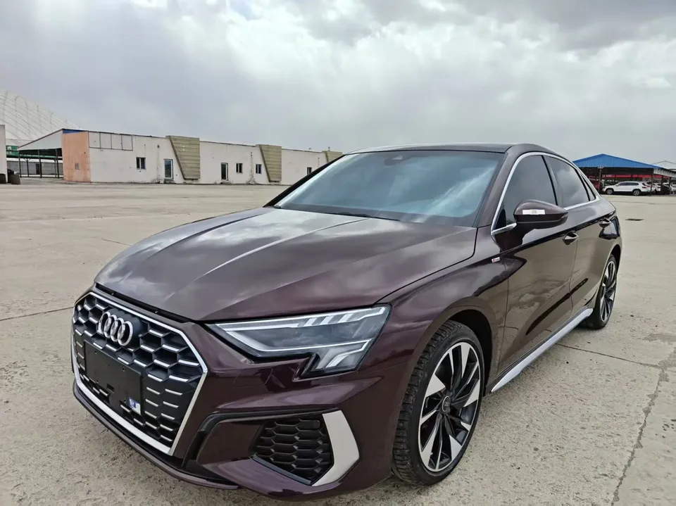 Audi A3 A3L Limousine 35 TFSI Fashion Sports 2023 — фото 1, купить с доставкой в Москву