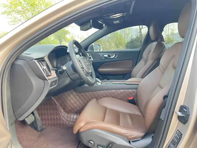 Volvo S60 Volvo S60 2023 B4 Zhiyuan Luxury Edition 2023 — миниатюра 5