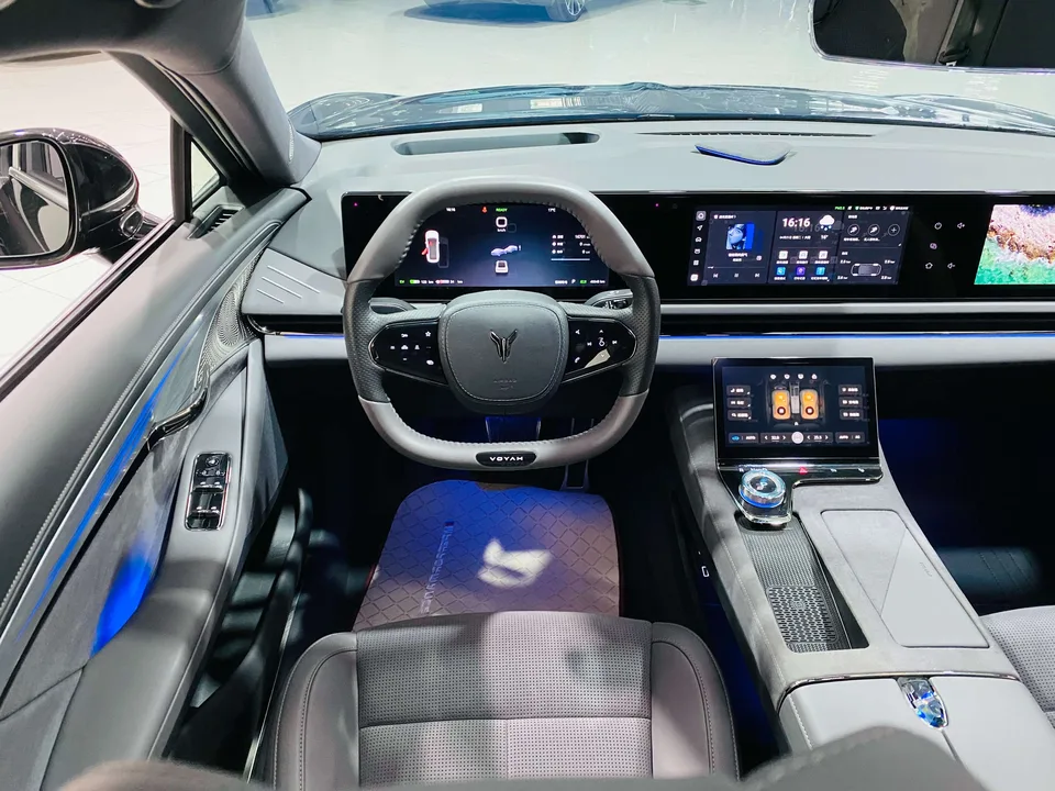 Voyah Passion PHEV Lantu light chasing PHEV 2024 Super long range four-wheel drive executive version 2024 — thumbnail 5