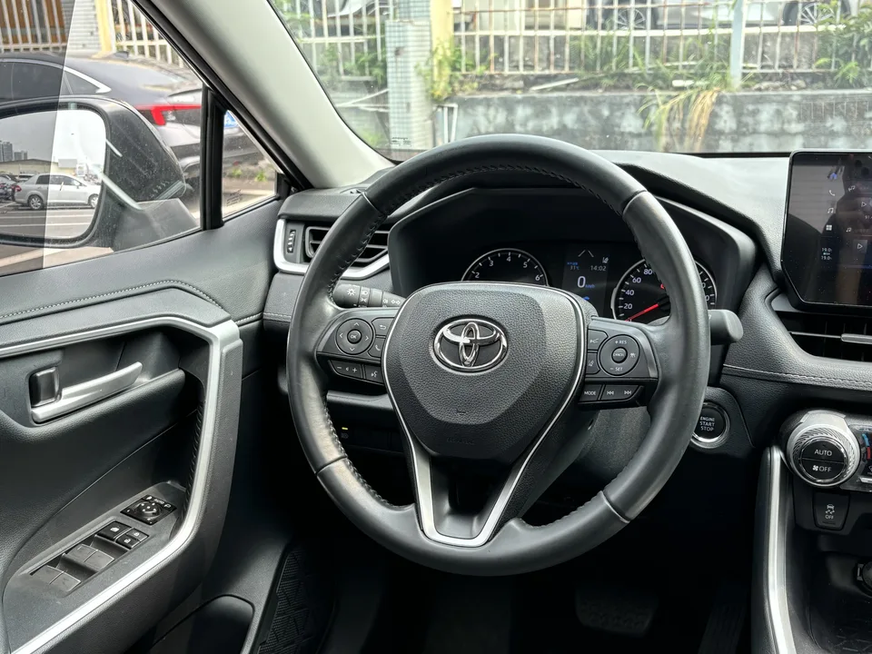 Toyota Willanda 2.0L two-wheel drive urban version 2024 — миниатюра 4