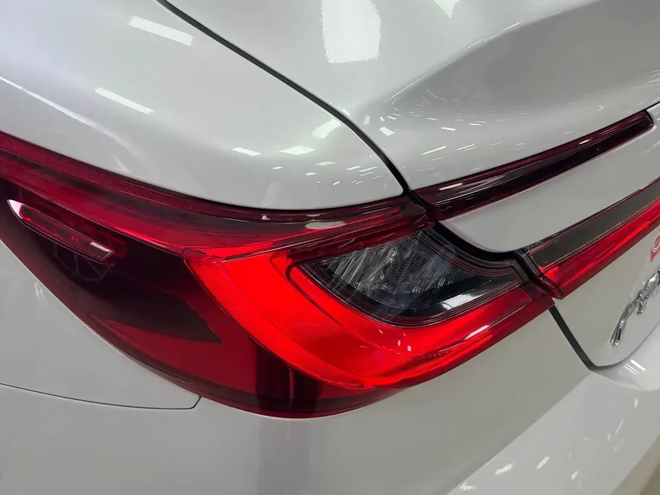 Toyota Camry 2.0GVP Deluxe Edition 2024 — миниатюра 2