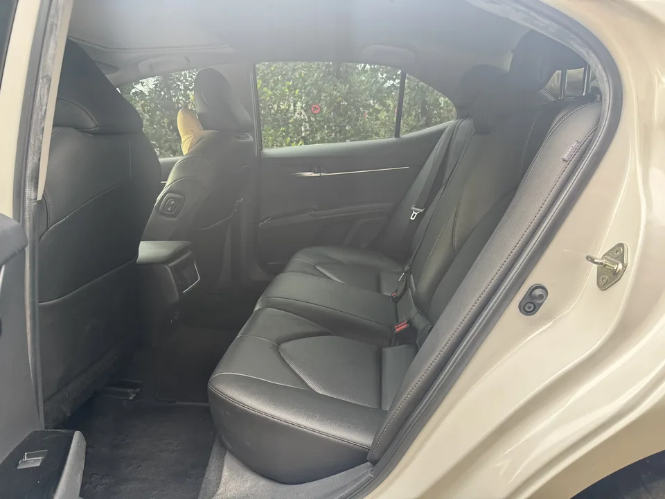 Toyota Camry 2.0G Deluxe Edition 2022 — миниатюра 3
