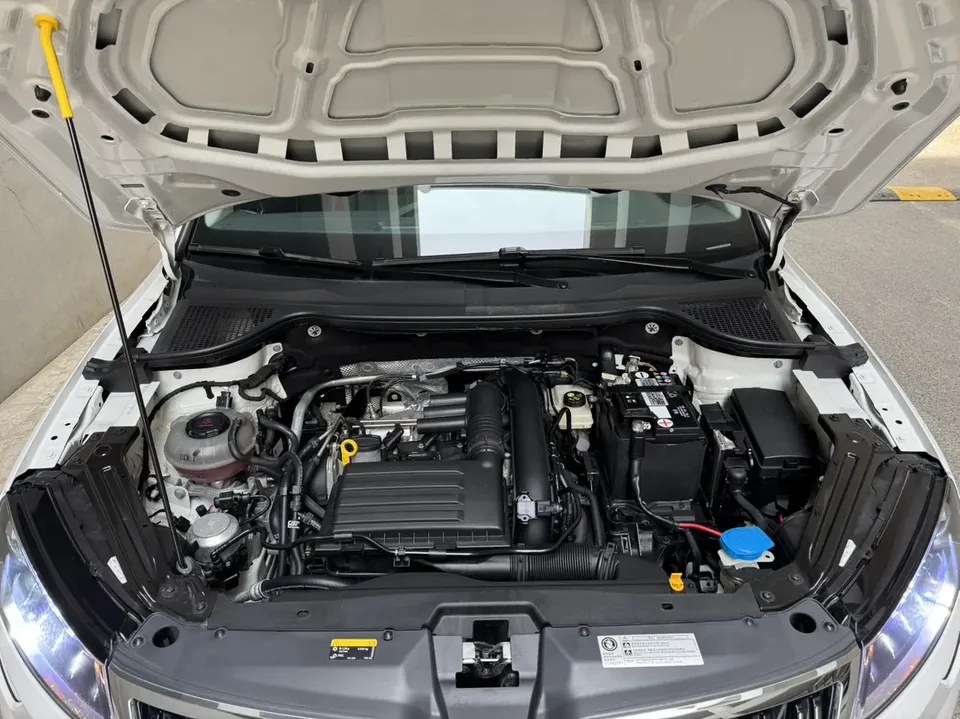 Skoda Karoq Korok 2022 TSI280 Premium Edition 2022 — thumbnail 2