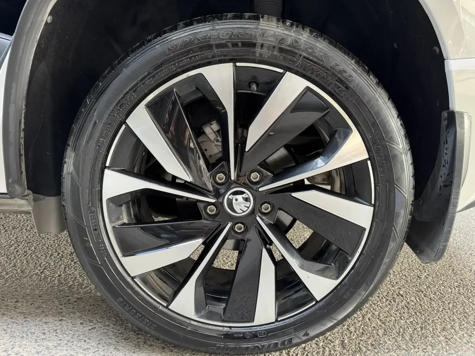 Skoda Karoq Korok 2022 TSI280 Premium Edition 2022 — thumbnail 3