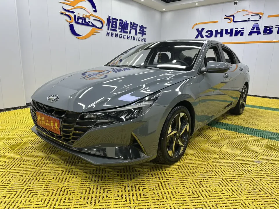 Hyundai Elantra 2022