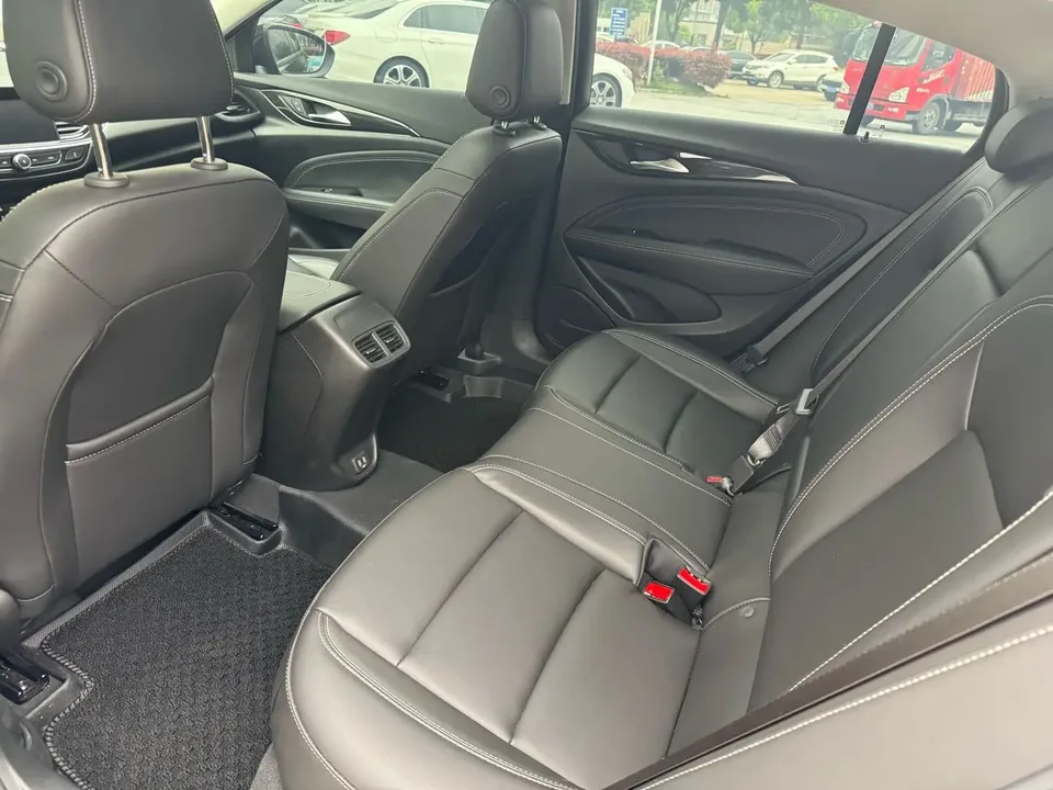 Buick Majesty Regal 2024 25T Super Edition 2024 — миниатюра 4