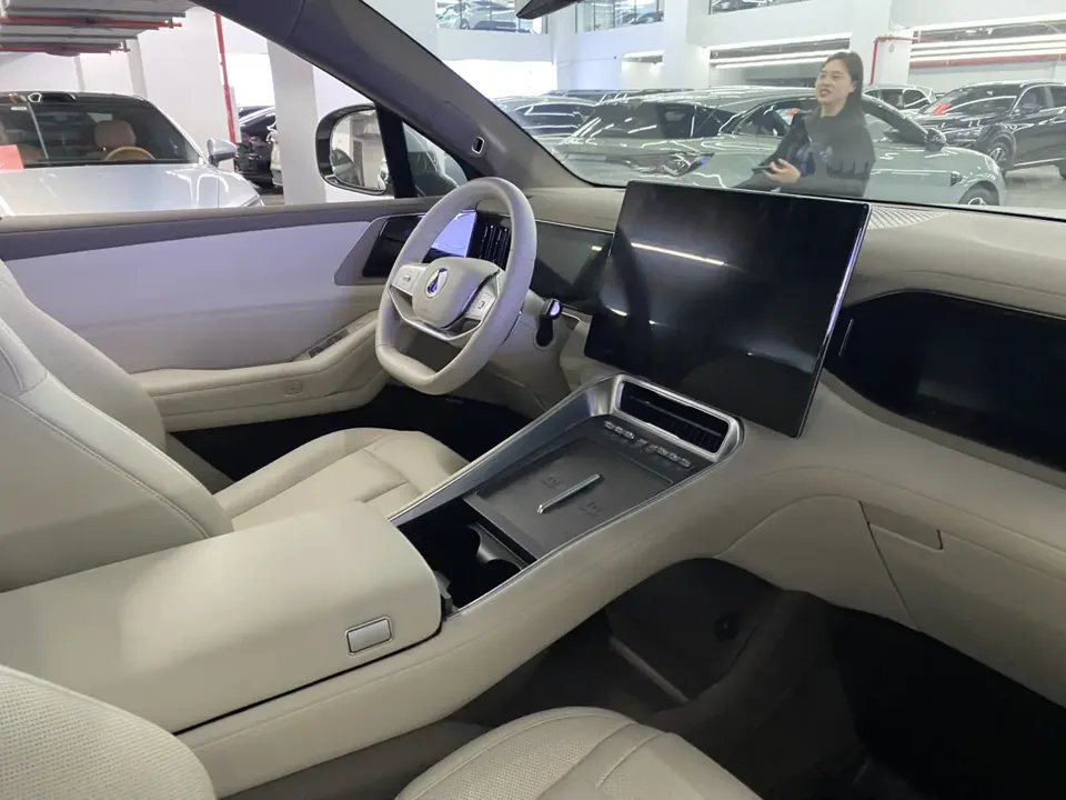 Denza N8L DM Denza N8L DM 2025 Flagship 2025 — thumbnail 3