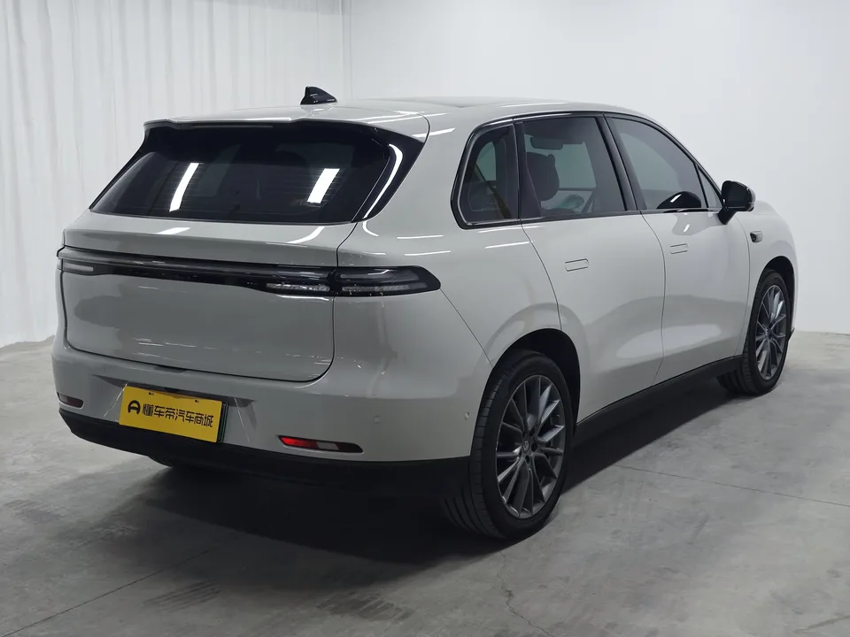 Leapmotor Zero running C10 Pure Electric 530 Smart Edition 2025 — миниатюра 4