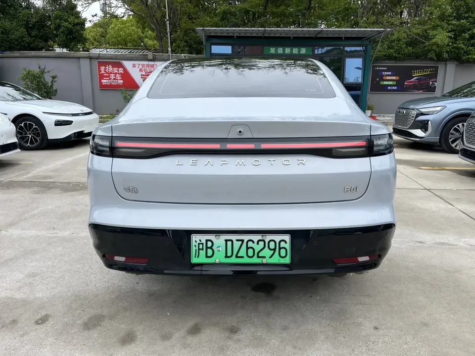 Leapmotor Leap running B01 650 Enjoy Edition 2025 — миниатюра 2