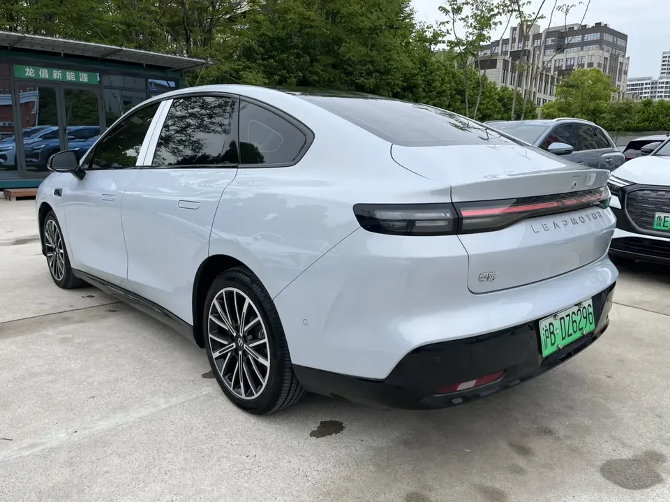 Leapmotor Leap running B01 650 Enjoy Edition 2025 — миниатюра 4