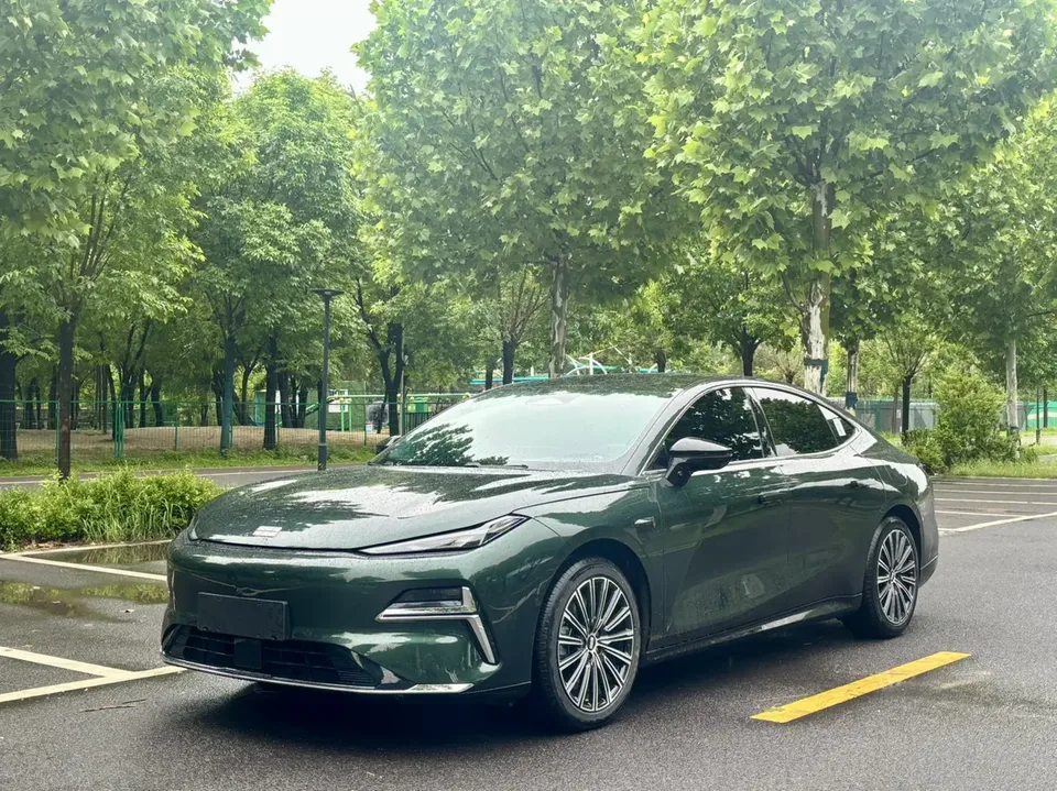 Geely Galaxy Star 8 PHEV 2025