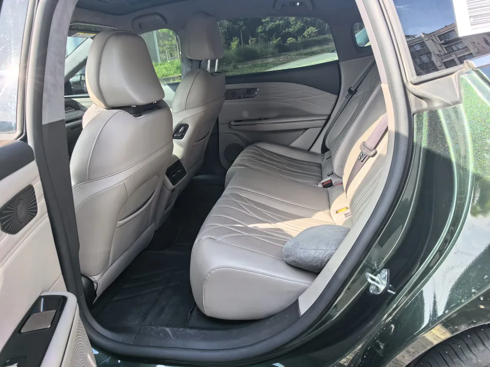 Geely Galaxy Star 8 PHEV 130km EM-i Flagship Edition 2025 — миниатюра 4