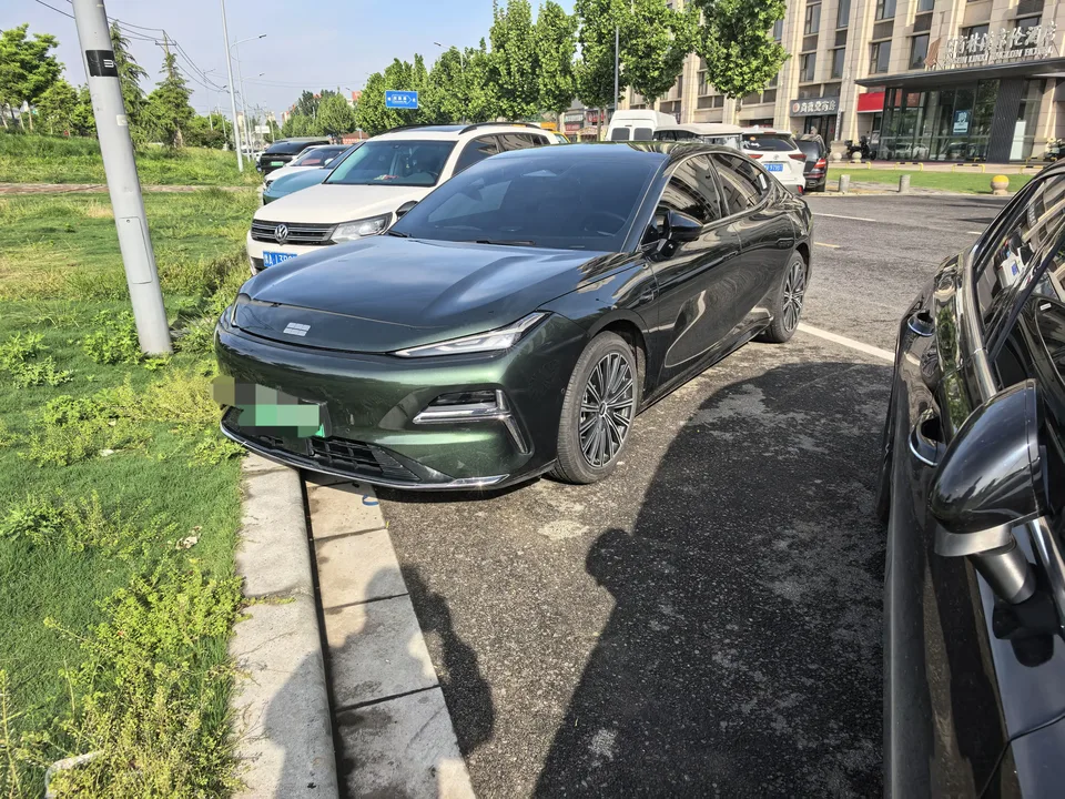 Geely Galaxy Star 8 PHEV 2025
