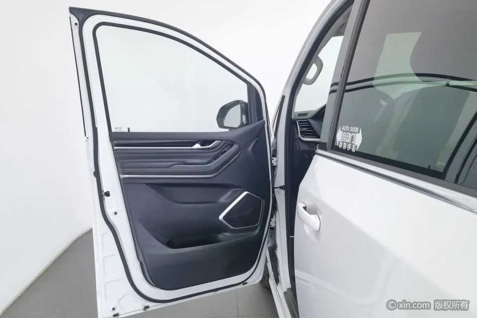 Datong Maxus G20 Maxus G20 2021 PLUS 2.0T gasoline automatic luxury version 2022 — миниатюра 4