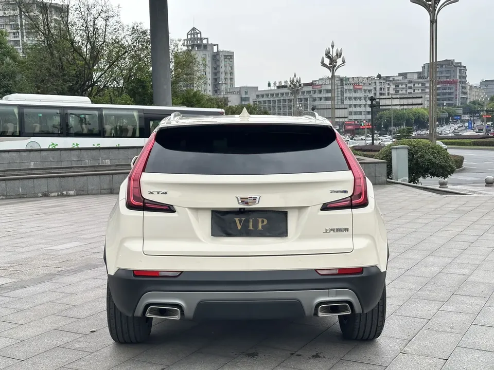 Cadillac XT4 Cadillac XT4 2022 28T two-wheel drive premium model 2023 — миниатюра 2