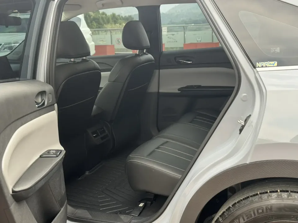 Kai Chen Venucia VX6 Venucia VX6 2025 large flat 520 Max 2024 — миниатюра 4