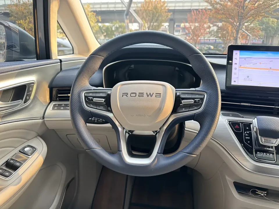 Roewe iMAX8 Roewe iMAX8 2022 400TGI Honor Edition 2023 — миниатюра 3