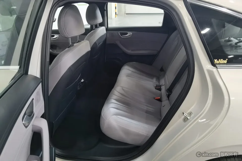 Roewe M7 DMH 160km Enjoyable Edition 2025 — миниатюра 4