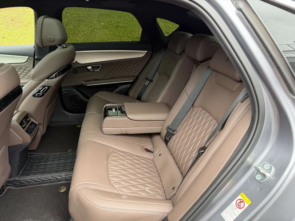 BYD Han DM DM-i Honor Edition 121KM Premium Edition 2024 — миниатюра 4